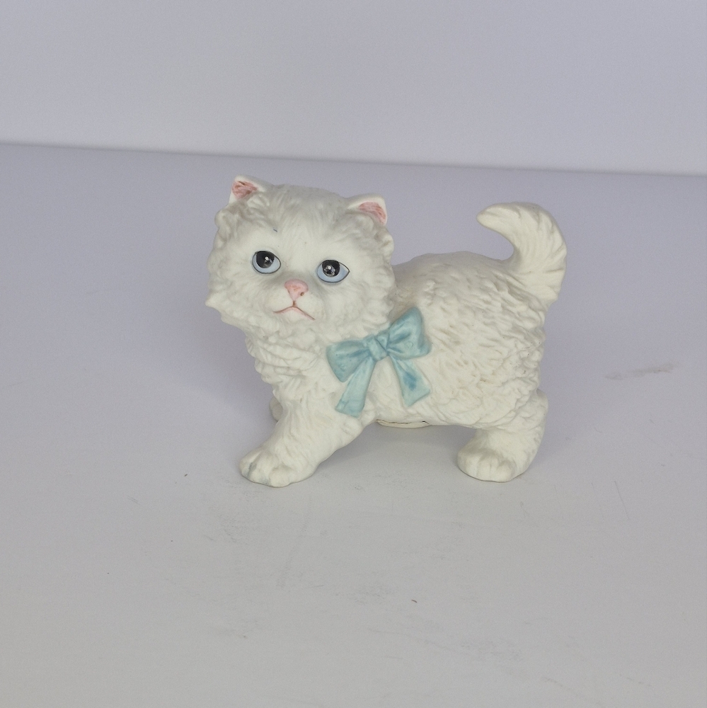 Vintage HOMCO white Persisn Cat Figurine